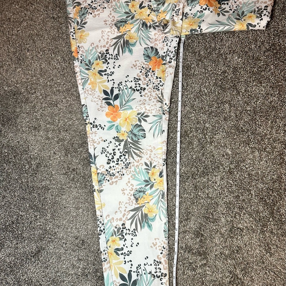 Coco + Carmen Floral Women Jeans - Multicolor - Picture 6 of 6